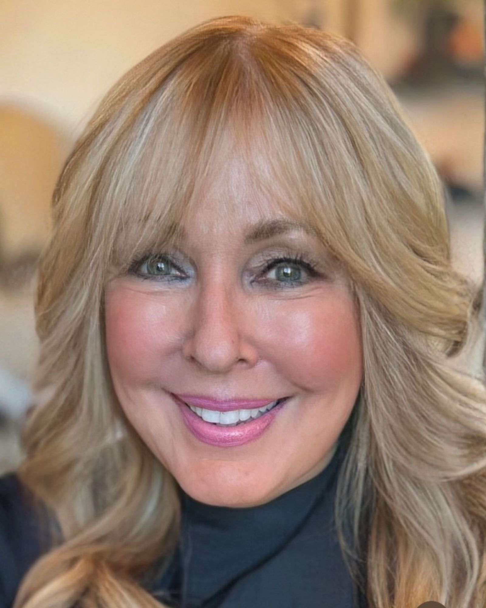 Headshot of Sandy Krahn